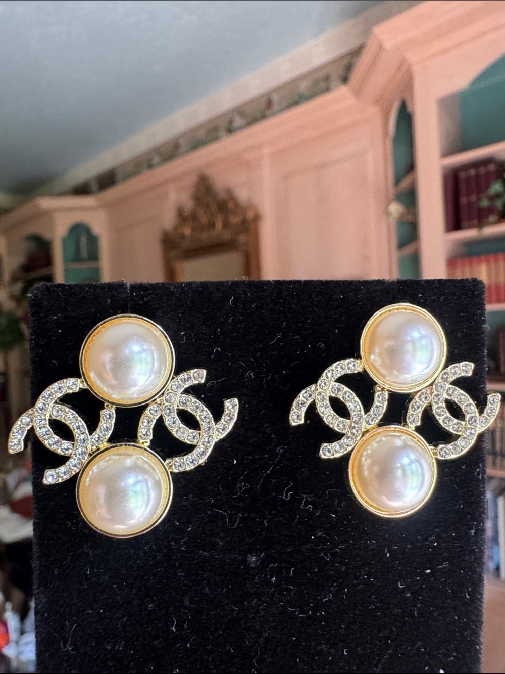 Earrings Gold-Tone flex Pearl Crystal Logo Drop Earrings - White Pearlescent